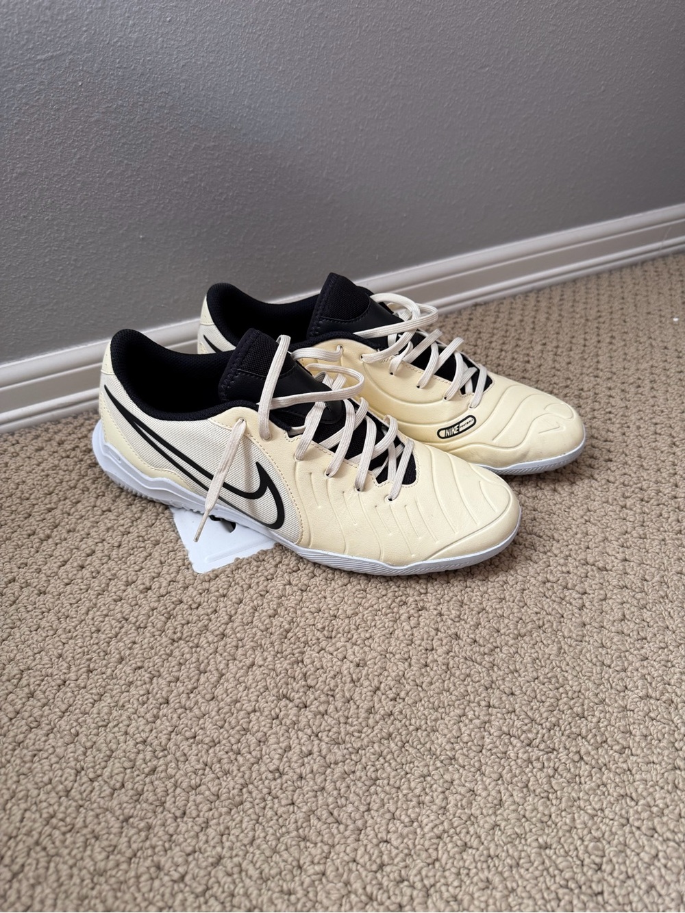 Nike Tiempo Legend 10 Club Indoor Soccer Shoes DV4343-700 (Men’s Size 10)
